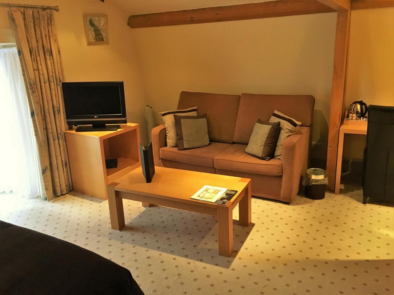 The Highworth Hotel Swindon Ngoại thất bức ảnh