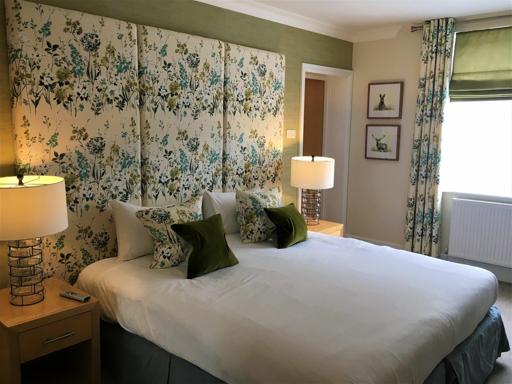 The Highworth Hotel Swindon Ngoại thất bức ảnh